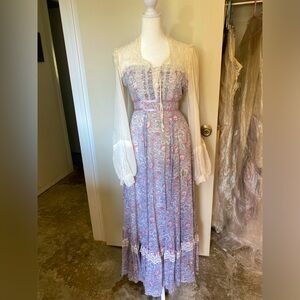 Vintage gunne sax dress size 6 lilac floral cotton, long sleeve and full skirt